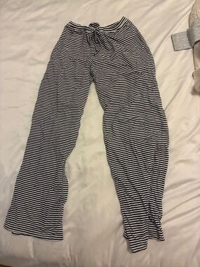 NWOT Hollister Navy and White Striped Wide Leg Pants